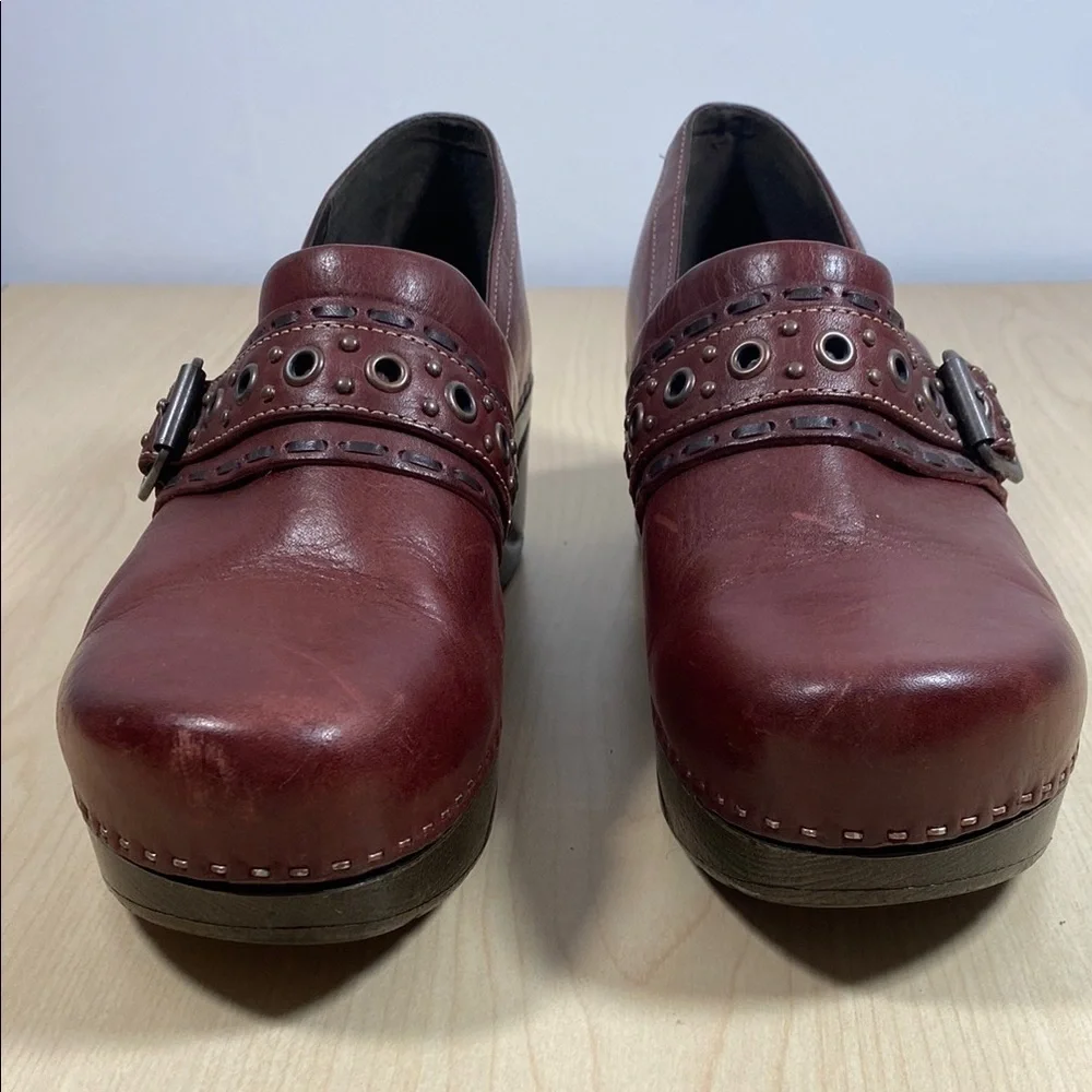 Sofft Burgundy Red Mules with Decorative Strap and Slip Resistant Sole - Picture 2 of 8